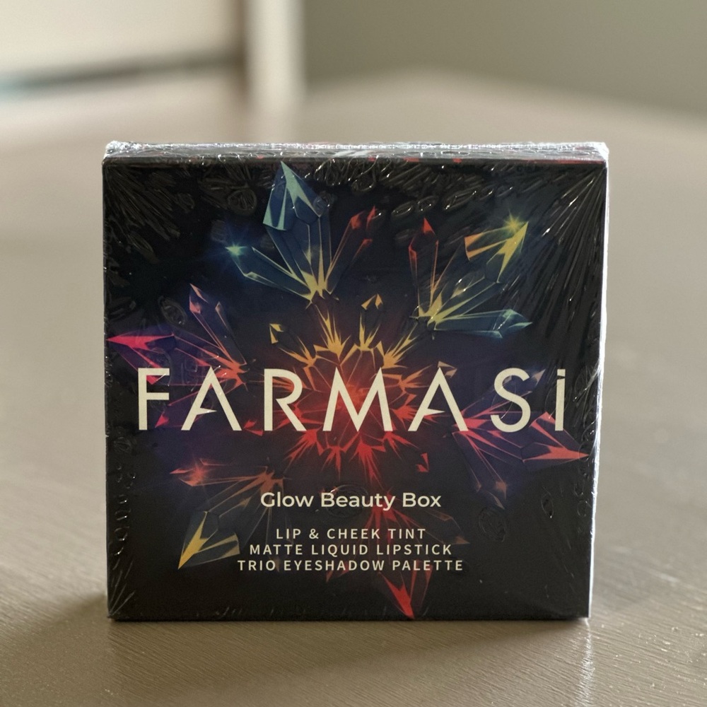 Farmasi Glow Beauty Box Sealed Never Opened